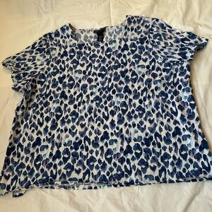 Alfred Dunner Blue and White Leopard Print Short Sleeve Top